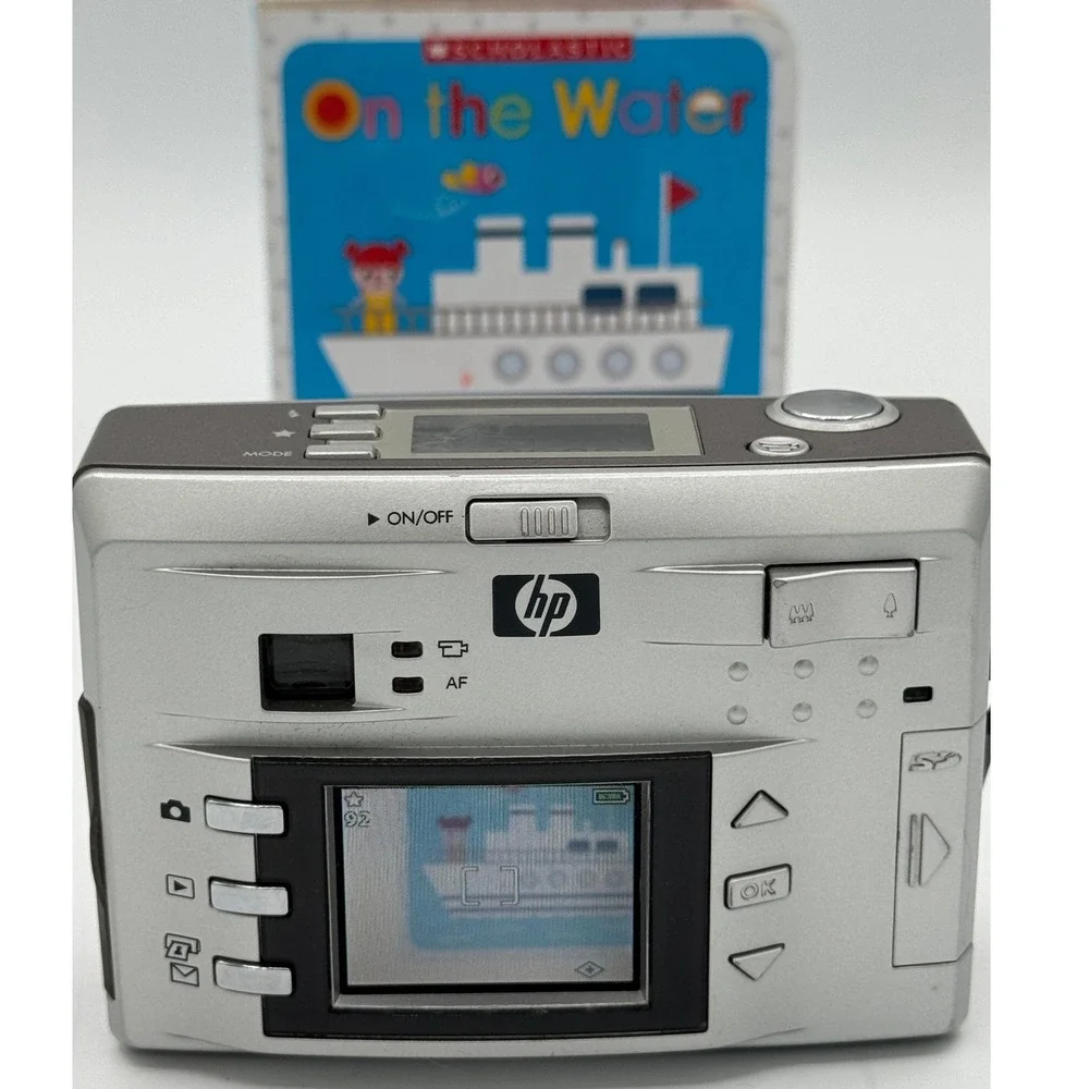 HP Photosmart 733 Digital Camera 3.2MP 3x Optical Pentax Zoom Lens Silver Q2208A